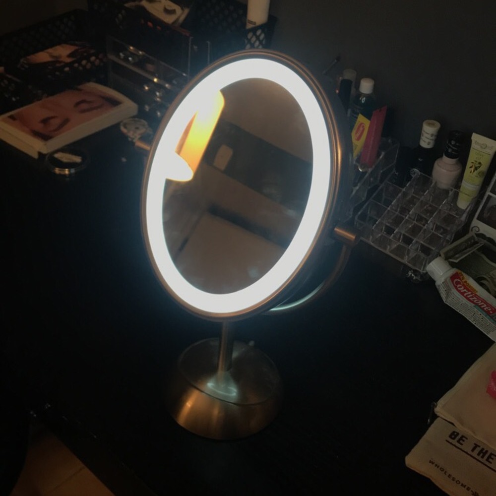 Light up mirror